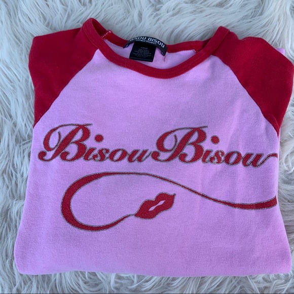 Bisou Bisou Tops - Vintage 2000s y2k shirt pink red lipstick bisou